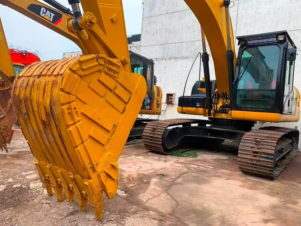 Carter 323 D2L - Excavadora de cadenas: foto 1 Carter 323 D2L - Excavadora de cadenas: foto 1