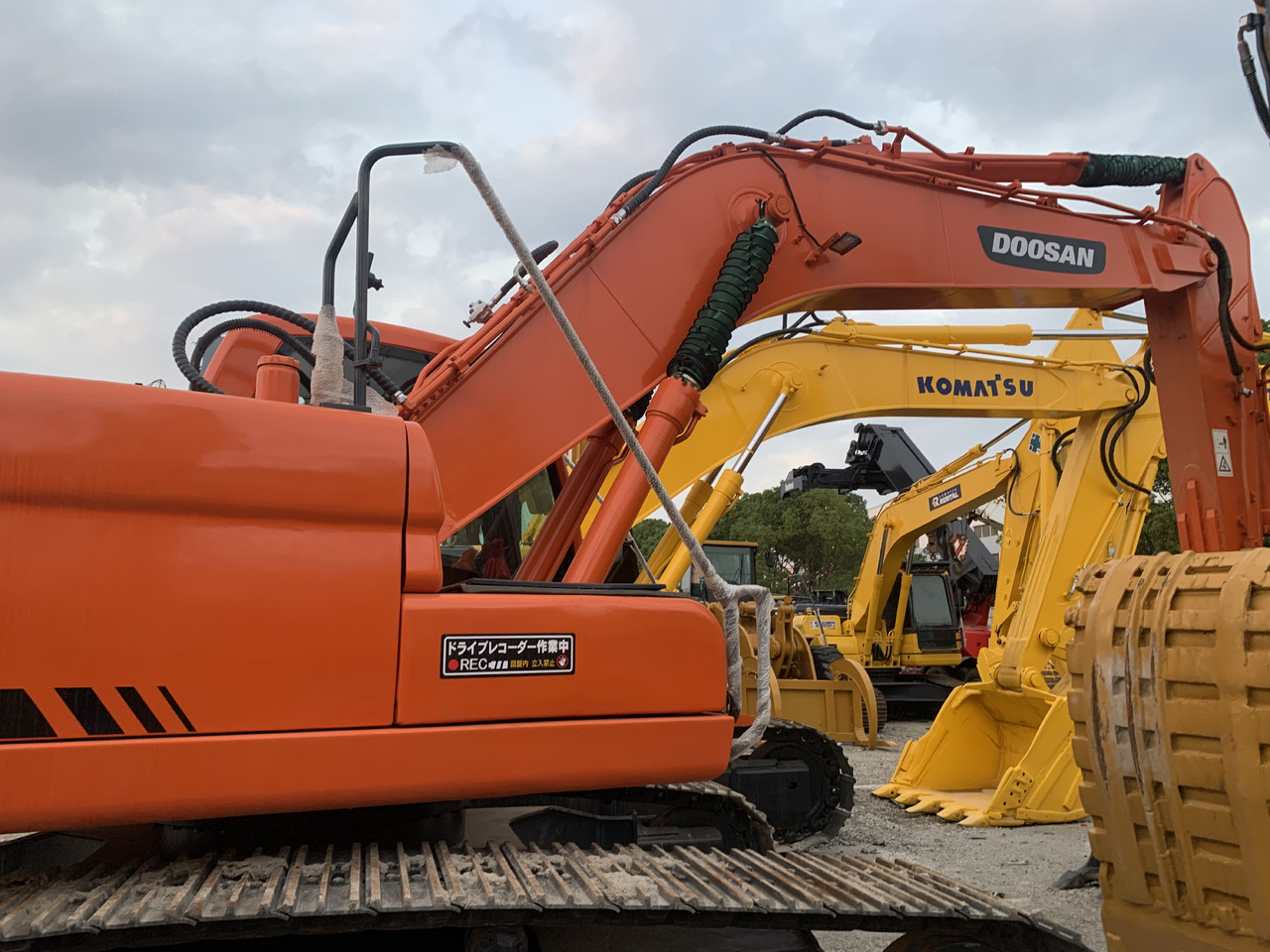 DOOSAN DX225LC - Excavadora de ruedas: foto 1 DOOSAN DX225LC - Excavadora de ruedas: foto 1