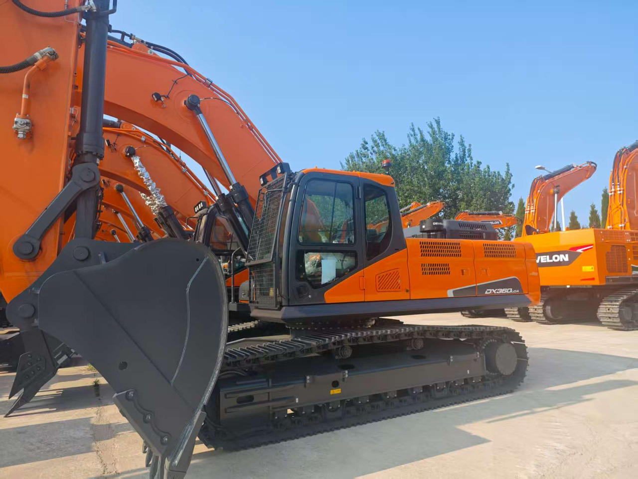 Develon DX360LCA-7M - Excavadora de cadenas: foto 1 Develon DX360LCA-7M - Excavadora de cadenas: foto 1