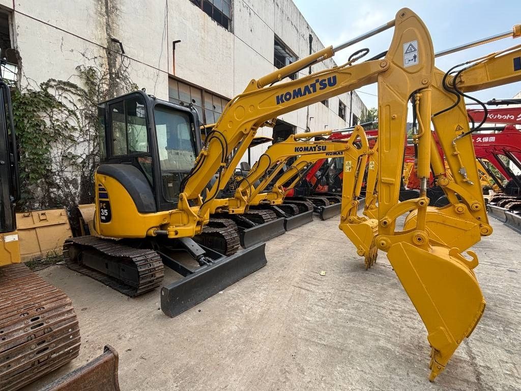 Komatsu PC35MR - Miniexcavadora: foto 1 Komatsu PC35MR - Miniexcavadora: foto 1