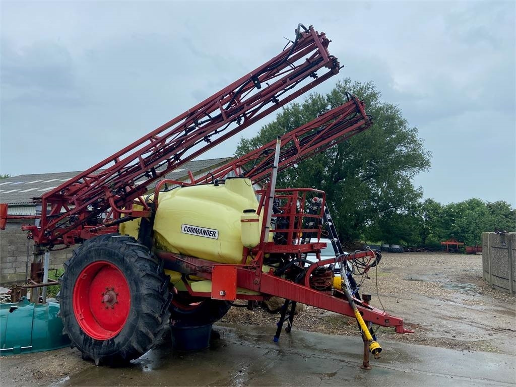 Hardi COMANDER 2800 L 24 M - Pulverizador arrastrado: foto 2 Hardi COMANDER 2800 L 24 M - Pulverizador arrastrado: foto 2