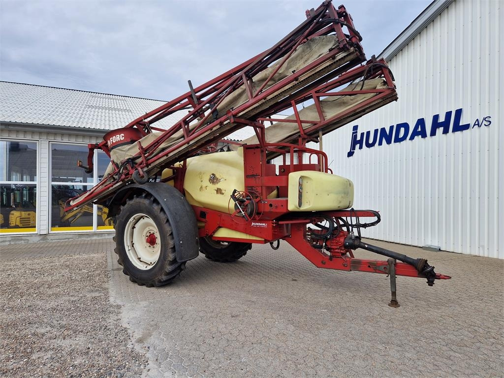Hardi COMMANDER 2800 TWIN - Pulverizador arrastrado: foto 1 Hardi COMMANDER 2800 TWIN - Pulverizador arrastrado: foto 1