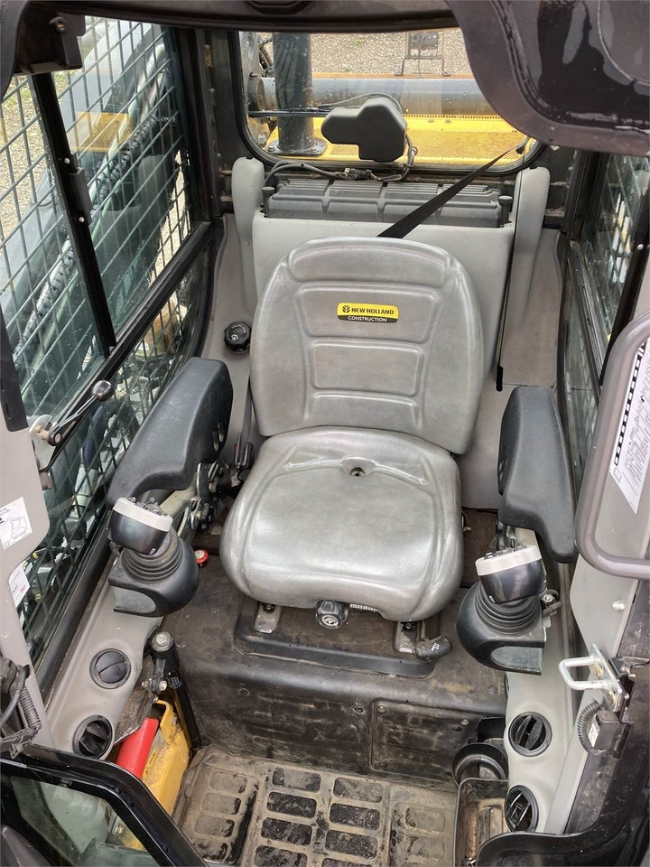 New Holland C 238 LOADER - Minicargadora de cadenas: foto 5 New Holland C 238 LOADER - Minicargadora de cadenas: foto 5