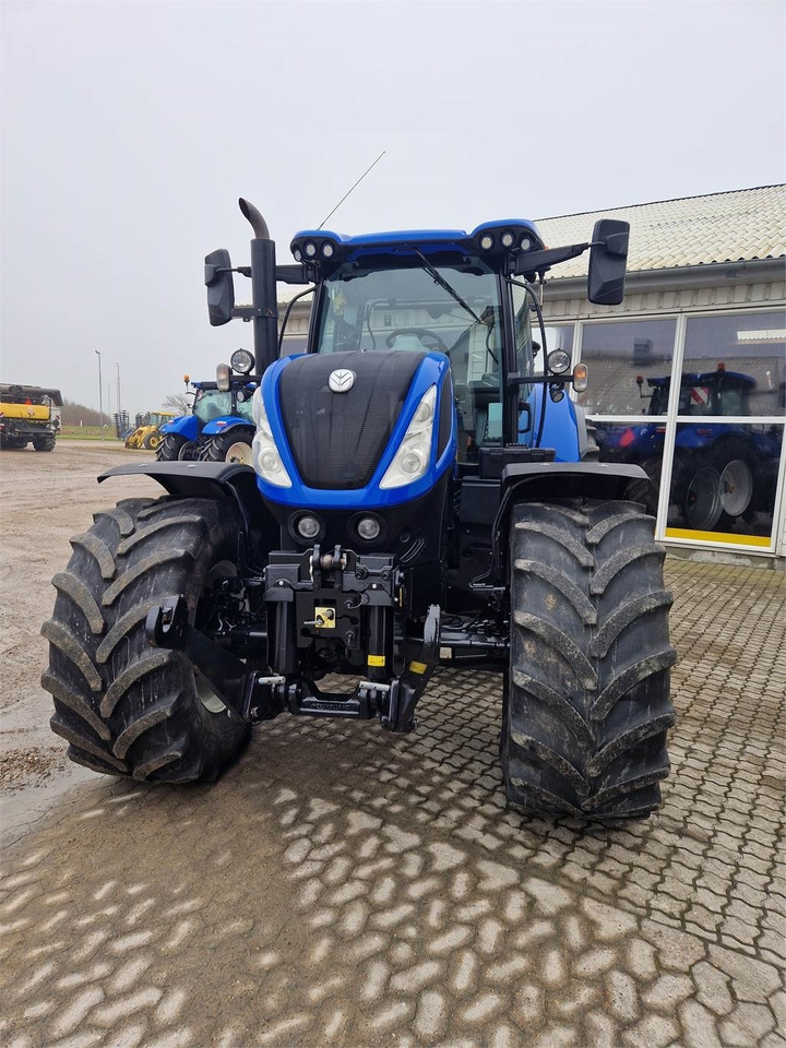 New Holland T7.270AC STAGE V - Tractor: foto 3 New Holland T7.270AC STAGE V - Tractor: foto 3
