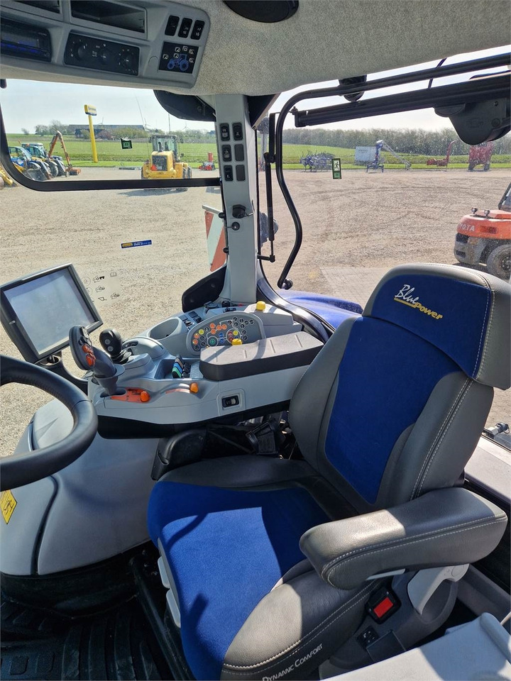 New Holland T7.270AC STAGE V - Tractor: foto 5 New Holland T7.270AC STAGE V - Tractor: foto 5