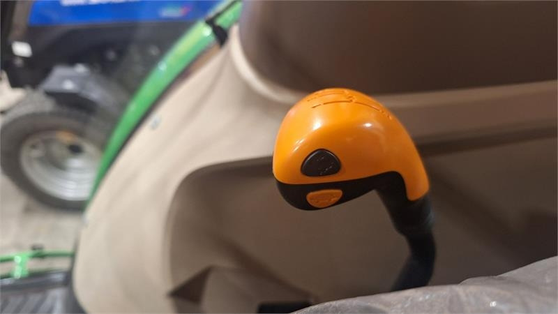 John Deere 5075E - Tractor: foto 5 John Deere 5075E - Tractor: foto 5