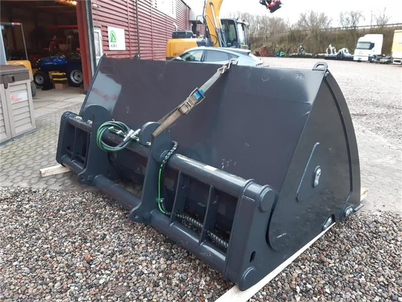 Inter-Tech højtipskovl inter-tech 3 meters - Maquinaria agrícola: foto 3 Inter-Tech højtipskovl inter-tech 3 meters - Maquinaria agrícola: foto 3