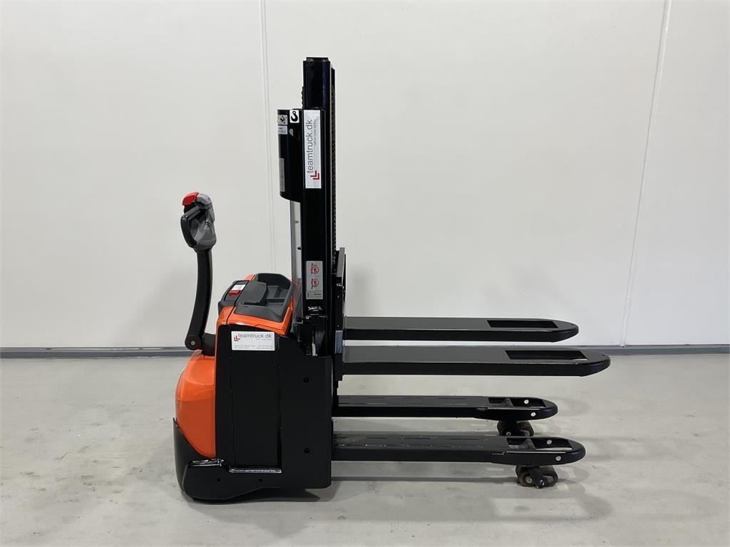 Toyota SWE200D - Apilador: foto 1 Toyota SWE200D - Apilador: foto 1