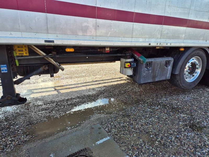 AMT 4 akslet walking floor trailer - Semirremolque piso movil: foto 4 AMT 4 akslet walking floor trailer - Semirremolque piso movil: foto 4