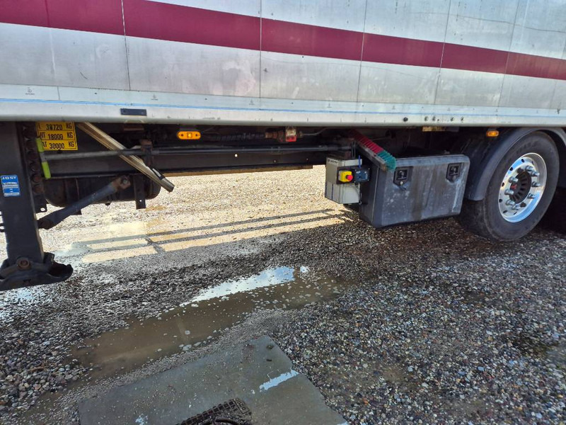 AMT 4 akslet walking floor trailer - Semirremolque piso movil: foto 4 AMT 4 akslet walking floor trailer - Semirremolque piso movil: foto 4