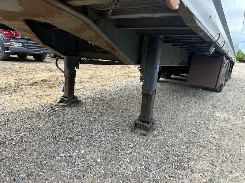 Lecitrailer Mega trailer with hydraulic roof / Poultry trailer - Semirremolque transporte de ganado: foto 3 Lecitrailer Mega trailer with hydraulic roof / Poultry trailer - Semirremolque transporte de ganado: foto 3