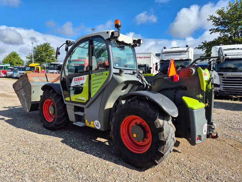 Claas Scorpion 7044 - Maquinaria agrícola: foto 4 Claas Scorpion 7044 - Maquinaria agrícola: foto 4