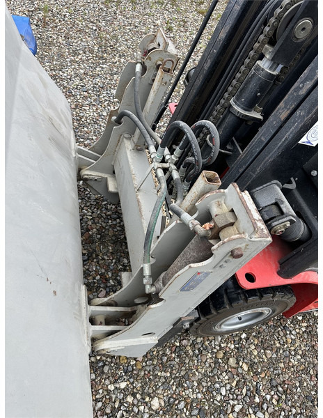 NPtrucks A18 truck with bucket and forks - Carretilla elevadora eléctrica: foto 5 NPtrucks A18 truck with bucket and forks - Carretilla elevadora eléctrica: foto 5