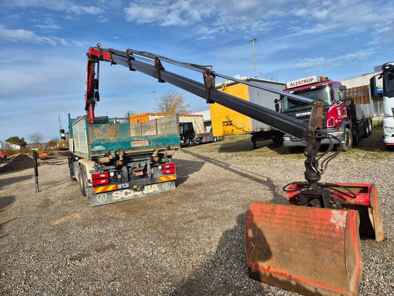 Scania P450 6x2/4 // HMF 2223 K4 // 3-way tip - Camión grúa: foto 2 Scania P450 6x2/4 // HMF 2223 K4 // 3-way tip - Camión grúa: foto 2