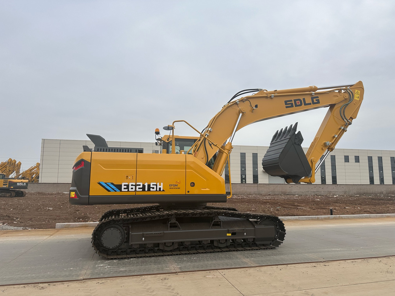 SDLG E6215H - Excavadora de cadenas: foto 3 SDLG E6215H - Excavadora de cadenas: foto 3