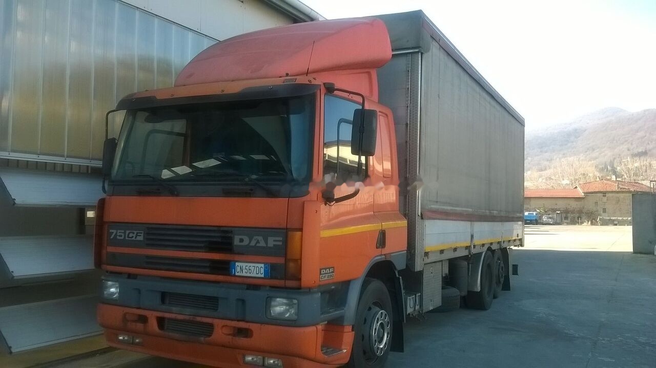 DAF CF 75.290 - Camión lona: foto 1 DAF CF 75.290 - Camión lona: foto 1