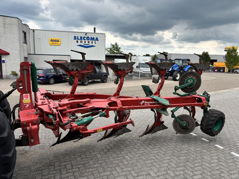 Kverneland LB100 4-Schaar Ploeg met Vorenpakker - Arado: foto 1 Kverneland LB100 4-Schaar Ploeg met Vorenpakker - Arado: foto 1