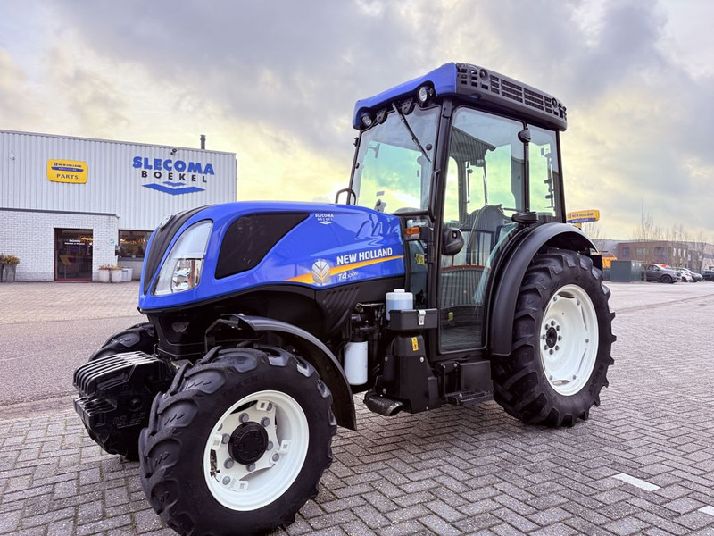 New Holland T4.100N BlueCab4 Supersteer - Tractor: foto 2 New Holland T4.100N BlueCab4 Supersteer - Tractor: foto 2