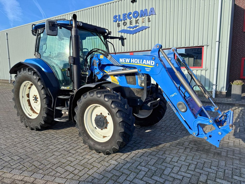 New Holland T6010 Plus + 750TL Voorlader - Tractor: foto 4 New Holland T6010 Plus + 750TL Voorlader - Tractor: foto 4