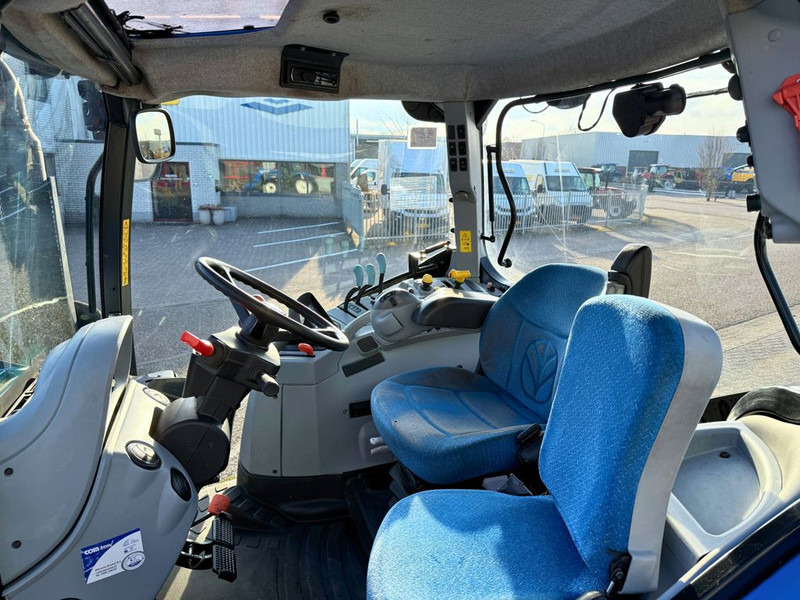 New Holland T6010 Plus + 750TL Voorlader - Tractor: foto 5 New Holland T6010 Plus + 750TL Voorlader - Tractor: foto 5