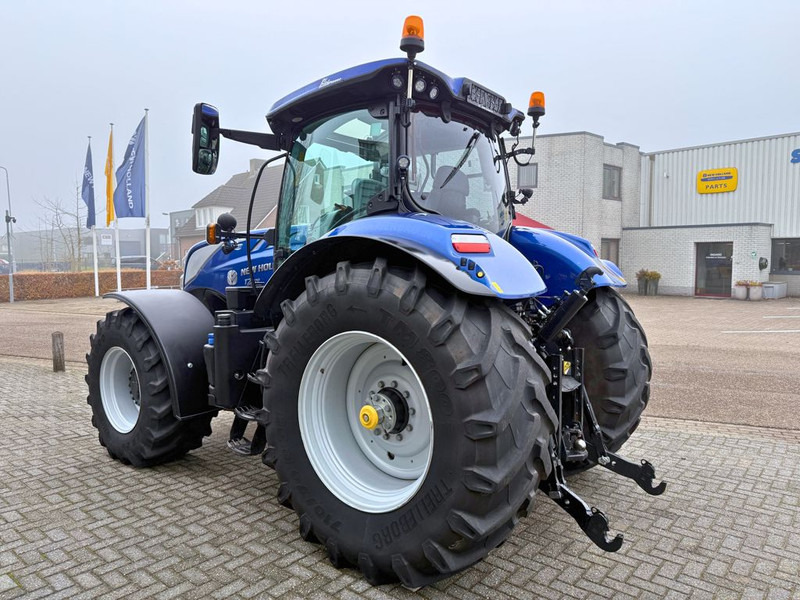 New Holland T7.270AC Stage V - Tractor: foto 2 New Holland T7.270AC Stage V - Tractor: foto 2