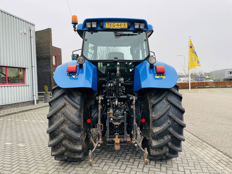 New Holland TVT 135 Transmissie CVT fronthef pto - Tractor: foto 2 New Holland TVT 135 Transmissie CVT fronthef pto - Tractor: foto 2