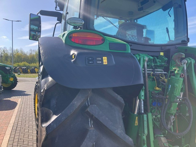 JOHN DEERE 6155R - Tractor: foto 5 JOHN DEERE 6155R - Tractor: foto 5