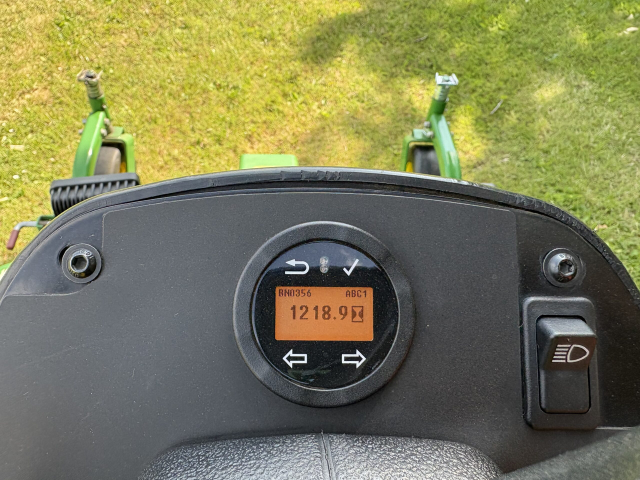 John Deere 1570 C/W 60" rear discharge deck - Cortacésped: foto 5 John Deere 1570 C/W 60" rear discharge deck - Cortacésped: foto 5