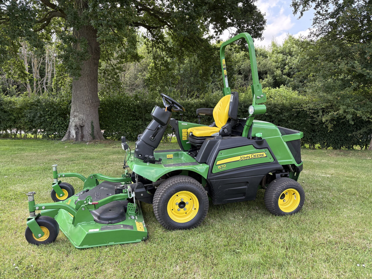 John Deere 1570 C/W 60" rear discharge deck - Cortacésped: foto 1 John Deere 1570 C/W 60" rear discharge deck - Cortacésped: foto 1