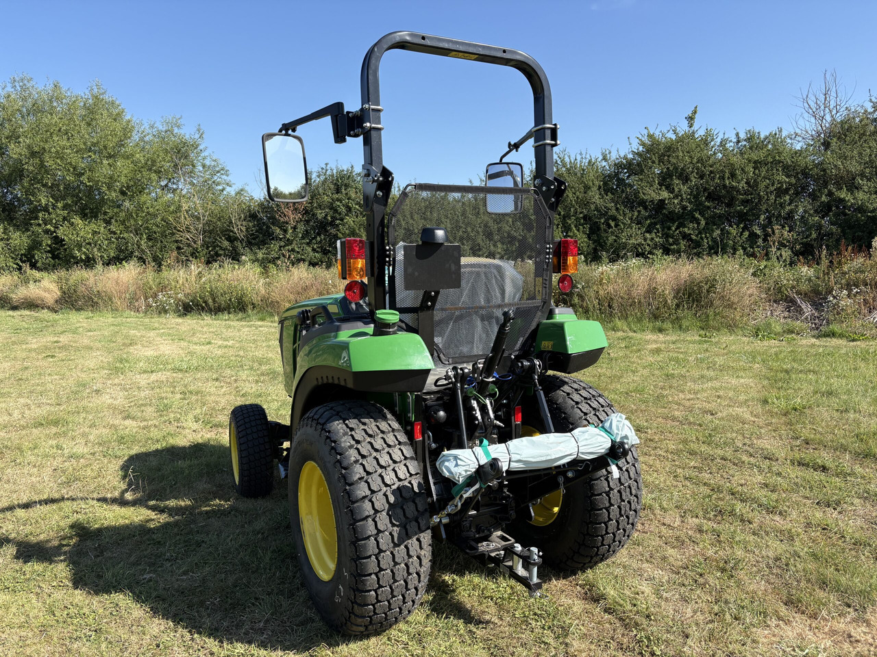 John Deere 2032R Compact Tractor - Mini tractor: foto 3 John Deere 2032R Compact Tractor - Mini tractor: foto 3