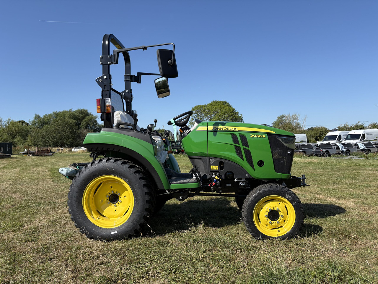 John Deere 2038R Compact Tractor - Mini tractor: foto 4 John Deere 2038R Compact Tractor - Mini tractor: foto 4