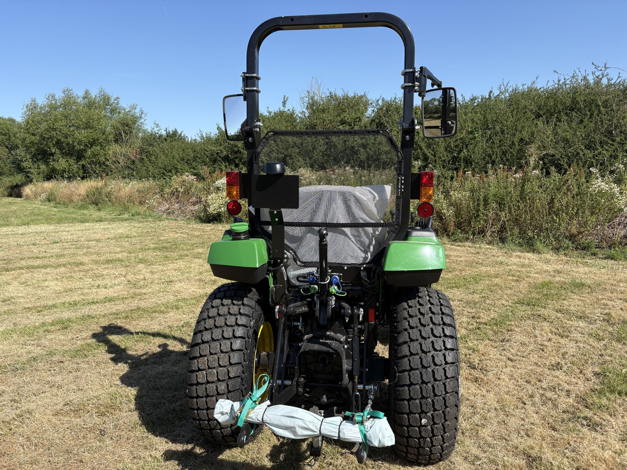 John Deere 2038R Compact Tractor - Mini tractor: foto 4 John Deere 2038R Compact Tractor - Mini tractor: foto 4