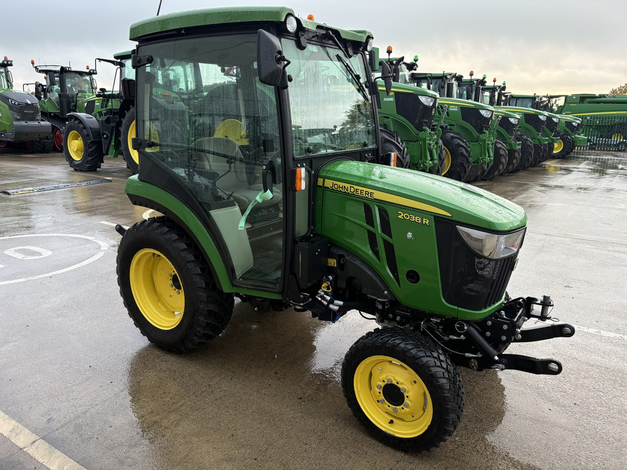 John Deere 2038R Compact Tractor - Mini tractor: foto 3 John Deere 2038R Compact Tractor - Mini tractor: foto 3