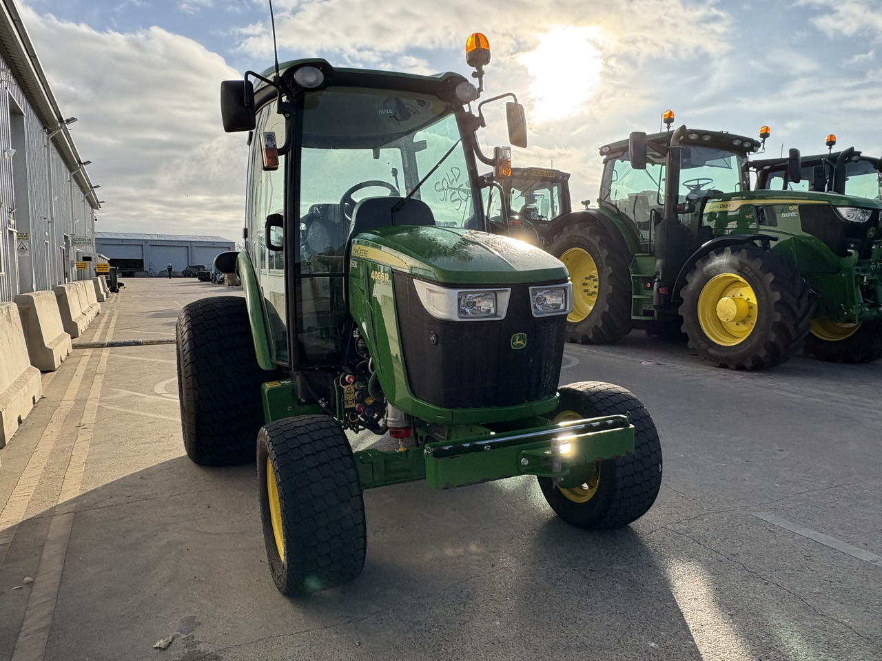 John Deere 4066R Compact Tractor - Mini tractor: foto 5 John Deere 4066R Compact Tractor - Mini tractor: foto 5