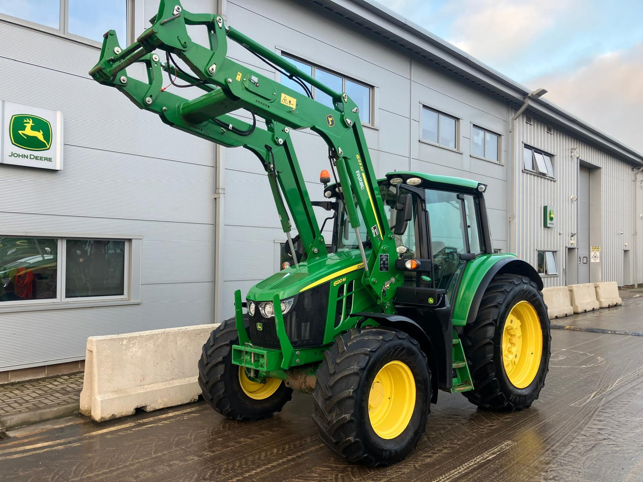 Tractor John Deere 6120M: foto 1