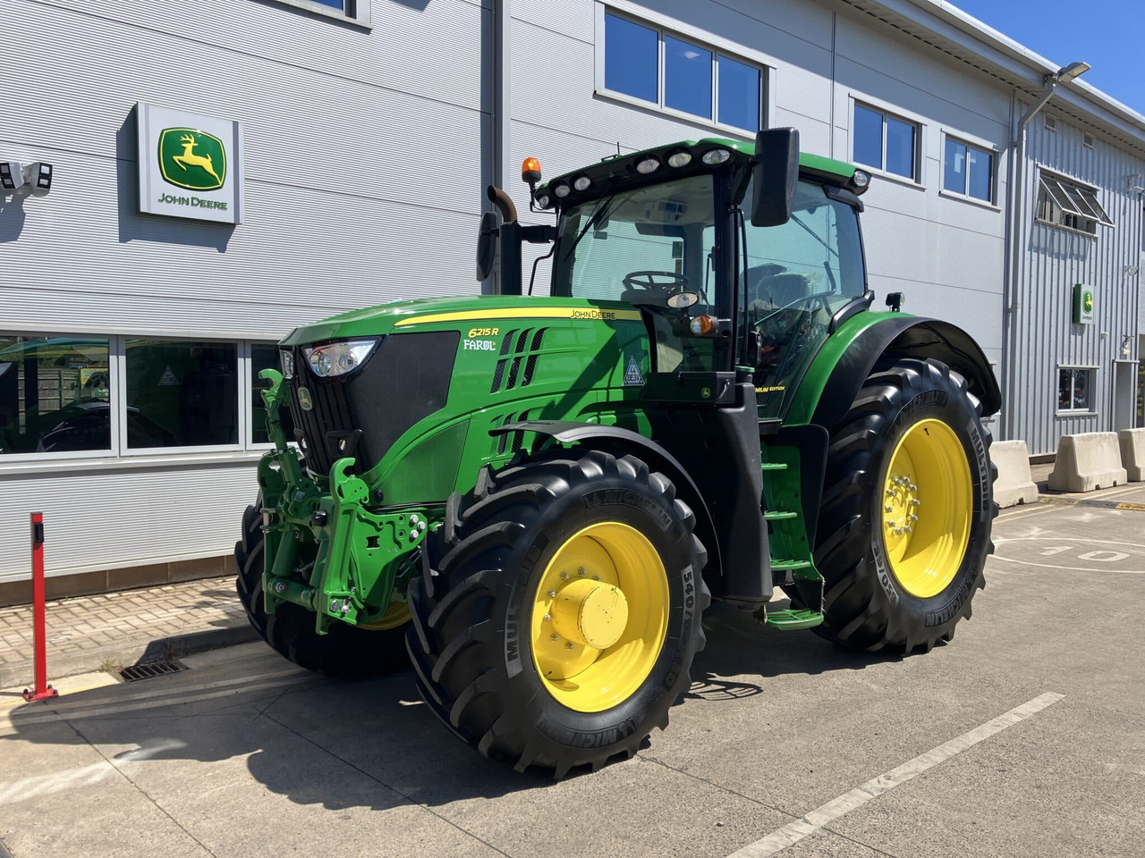 John Deere 6215R - Tractor: foto 1 John Deere 6215R - Tractor: foto 1