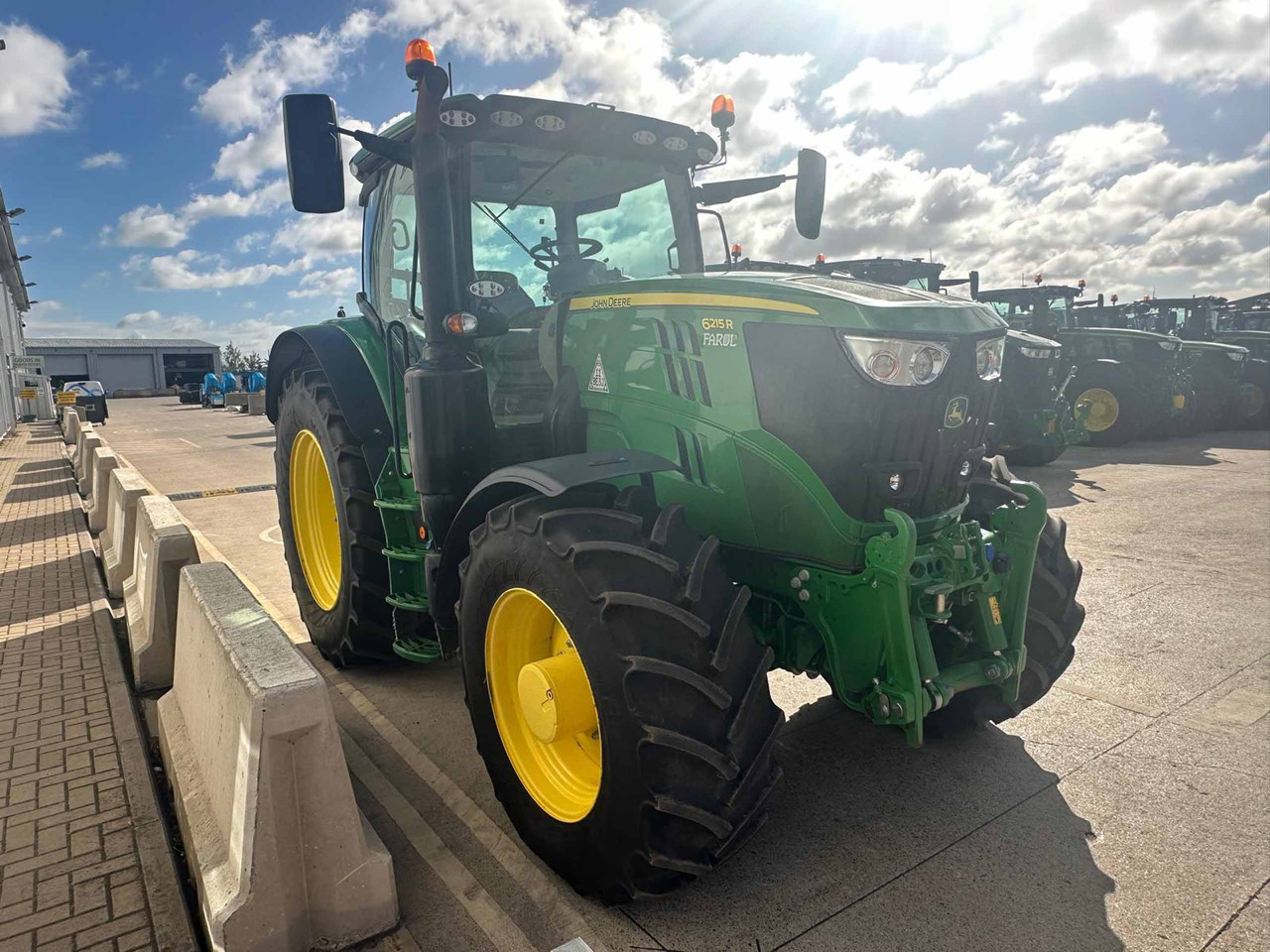 John Deere 6215R - Tractor: foto 5 John Deere 6215R - Tractor: foto 5
