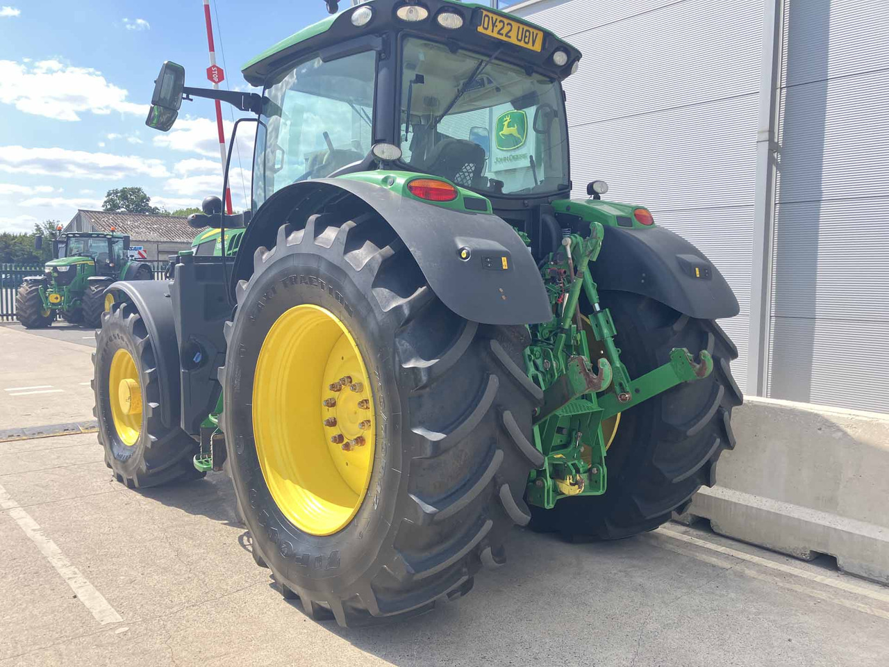 John Deere 6215R - Tractor: foto 3 John Deere 6215R - Tractor: foto 3