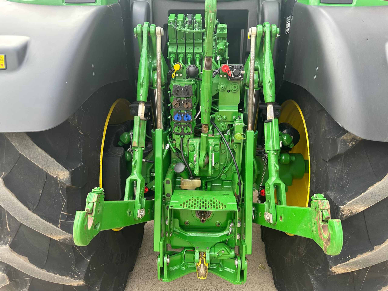 John Deere 6215R - Tractor: foto 5 John Deere 6215R - Tractor: foto 5