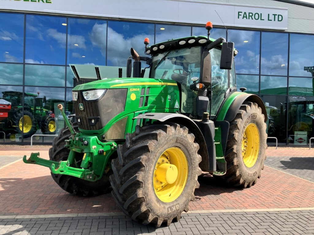 Tractor John Deere 6250R: foto 1