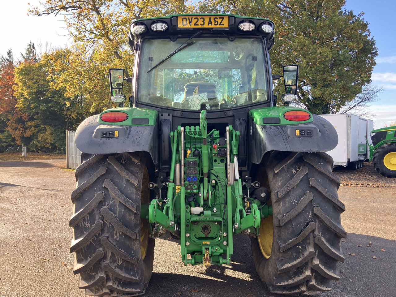 John Deere 6R 150 + 643R Loader - Tractor: foto 4 John Deere 6R 150 + 643R Loader - Tractor: foto 4
