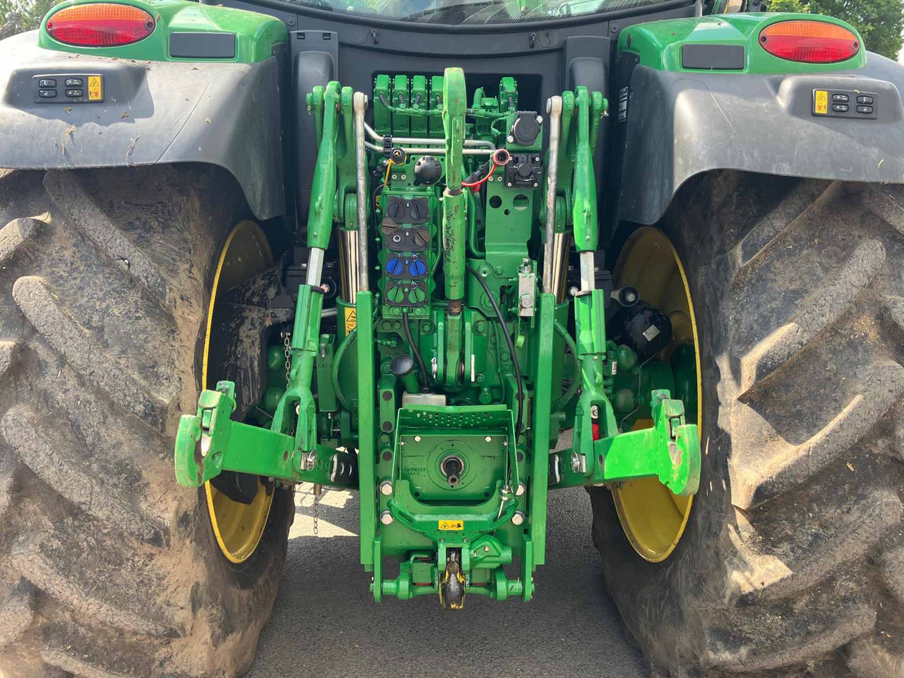 John Deere 6R 185 - Tractor: foto 5 John Deere 6R 185 - Tractor: foto 5