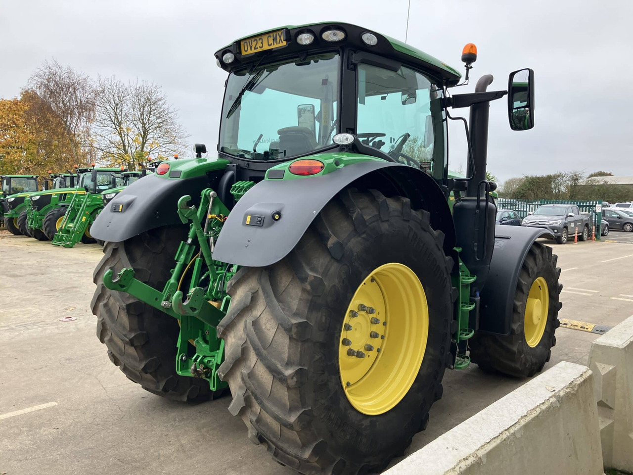 John Deere 6R 195 - Tractor: foto 4 John Deere 6R 195 - Tractor: foto 4