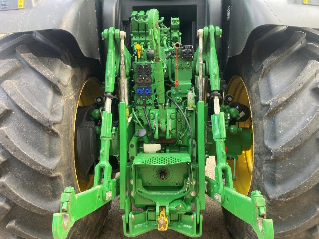 John Deere 6R 215 - Tractor: foto 5 John Deere 6R 215 - Tractor: foto 5