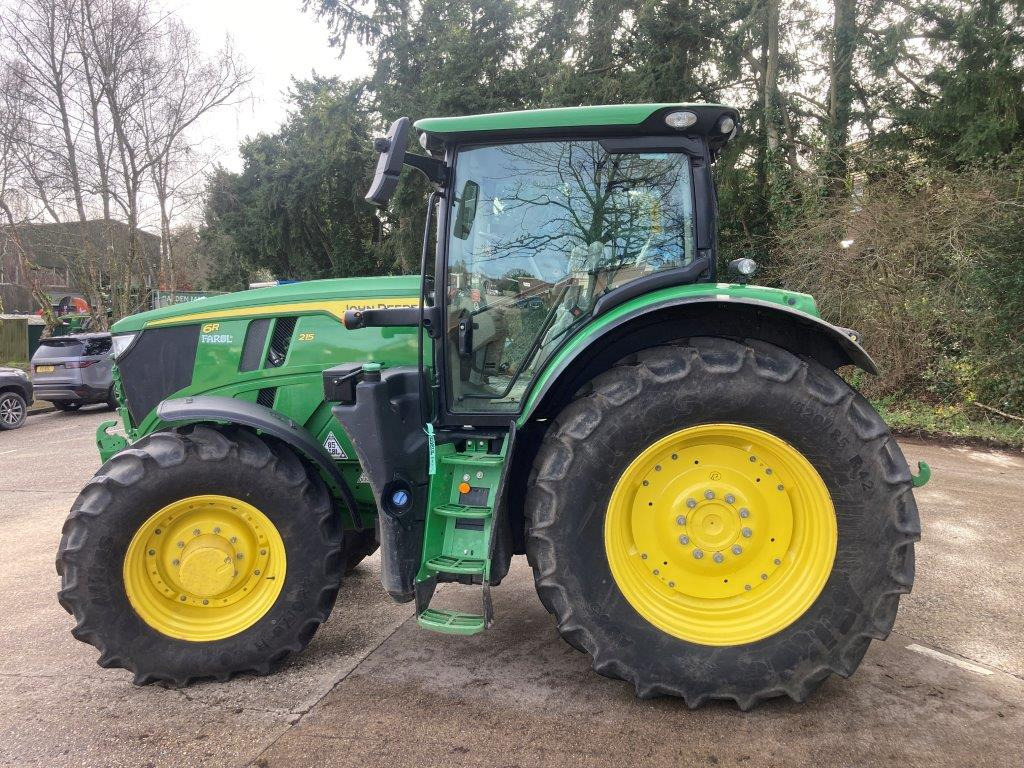John Deere 6R 215 - Tractor: foto 1 John Deere 6R 215 - Tractor: foto 1