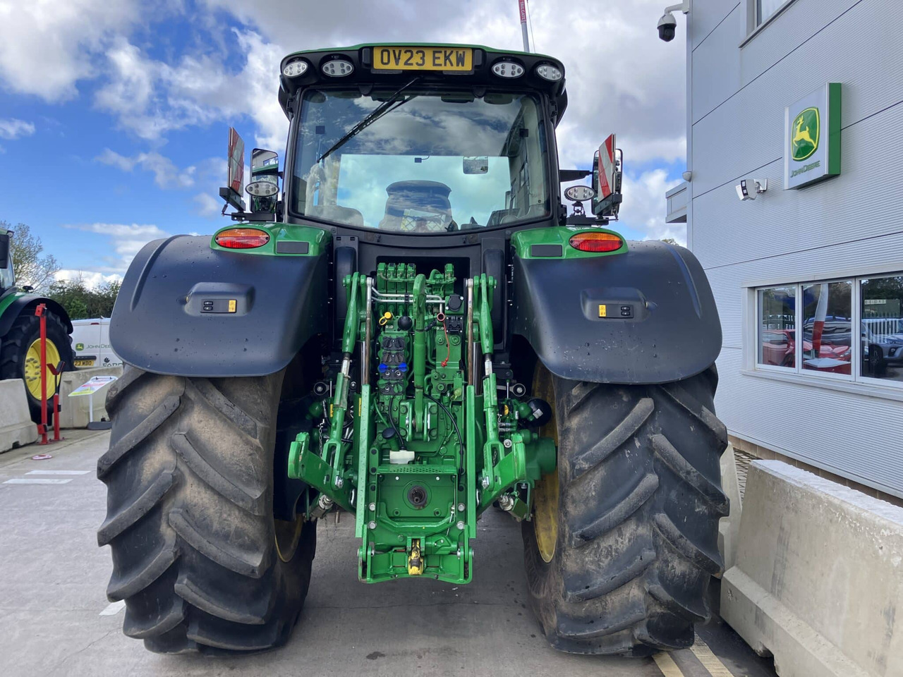 John Deere 6R 215 - Tractor: foto 4 John Deere 6R 215 - Tractor: foto 4