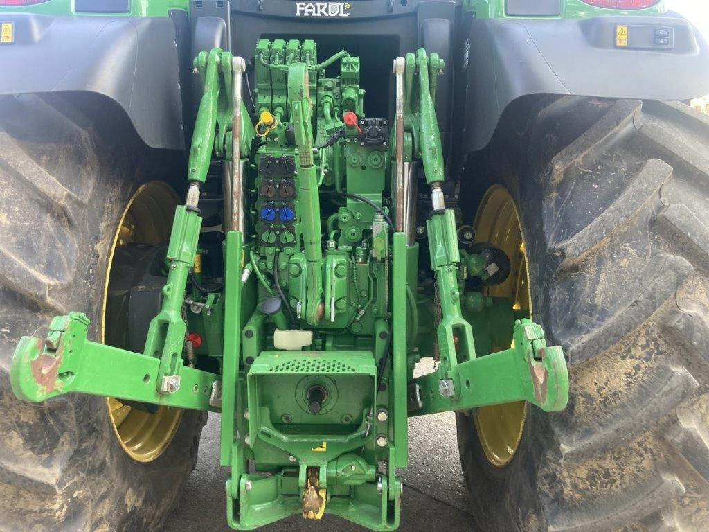 John Deere 6R 215 - Tractor: foto 5 John Deere 6R 215 - Tractor: foto 5