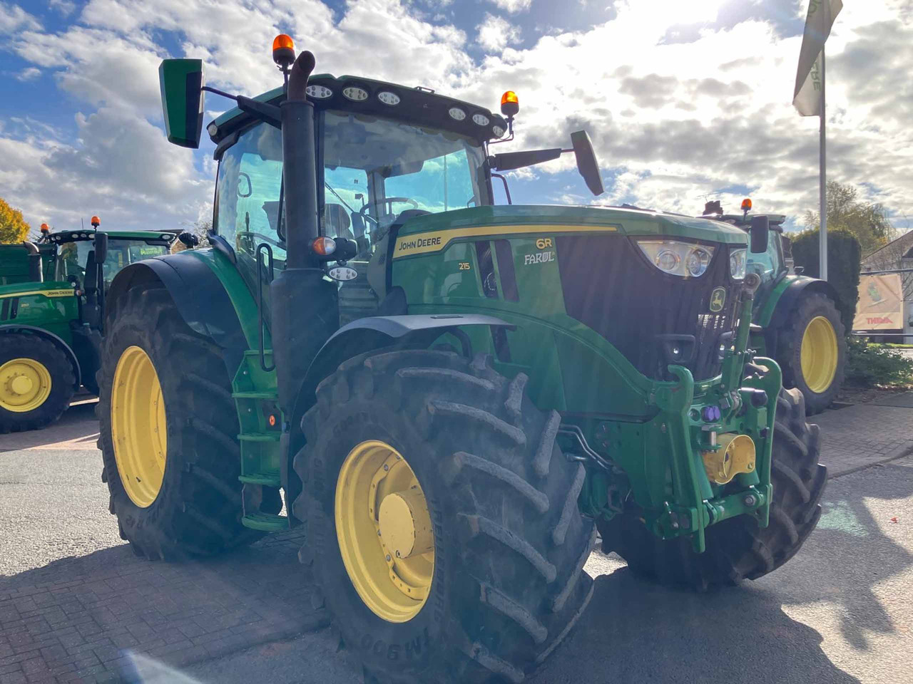 John Deere 6R 215 - Tractor: foto 3 John Deere 6R 215 - Tractor: foto 3