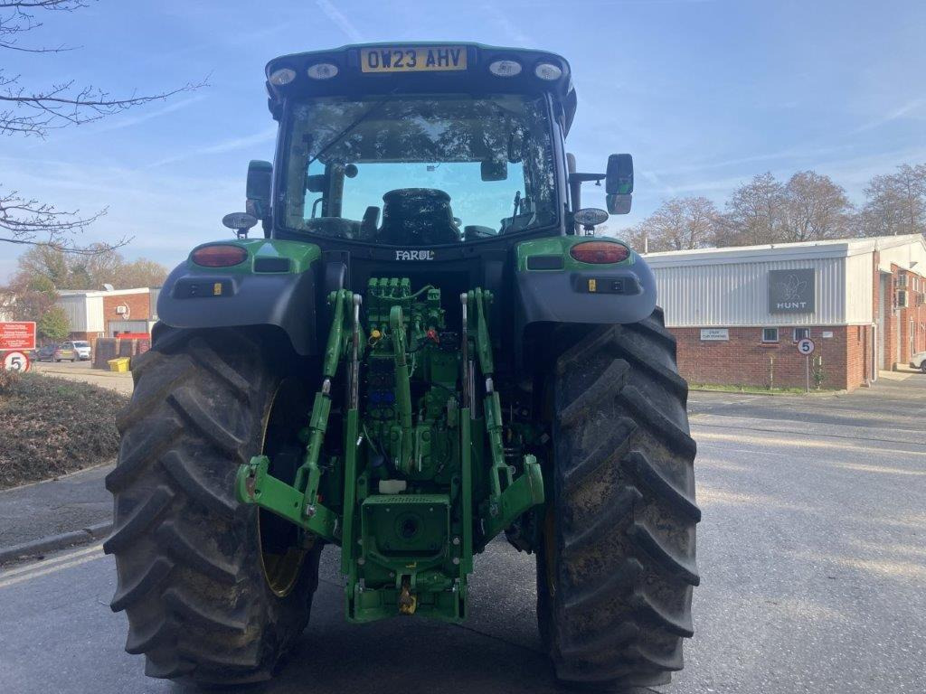 John Deere 6R 215 - Tractor: foto 4 John Deere 6R 215 - Tractor: foto 4