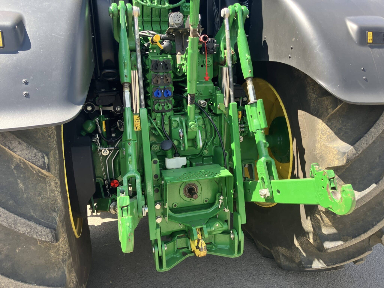 Tractor John Deere 6R 215: foto 16
